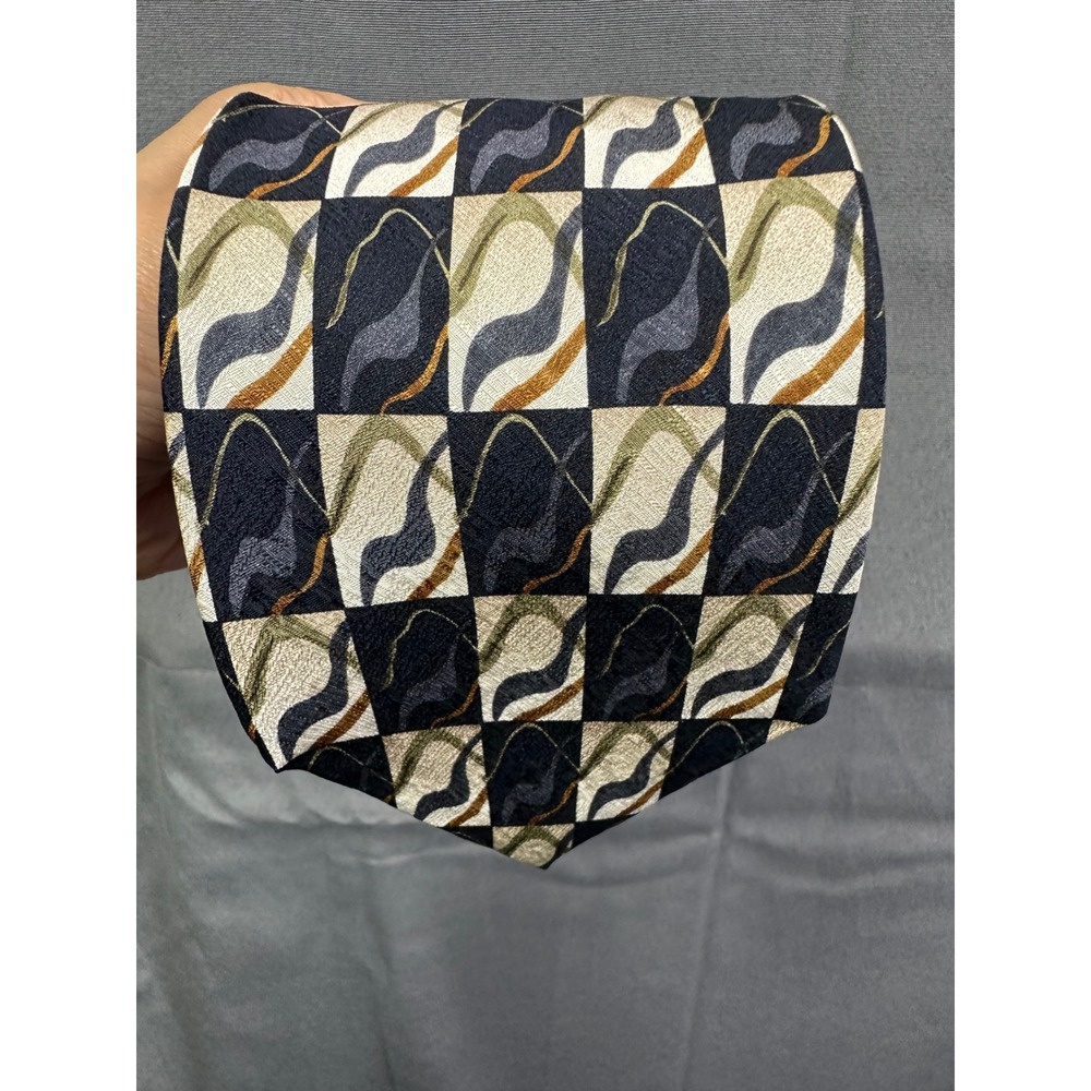 Men's 100% Silk Geometric Wave Pattern‎ Tie Made in USA J. Garcia